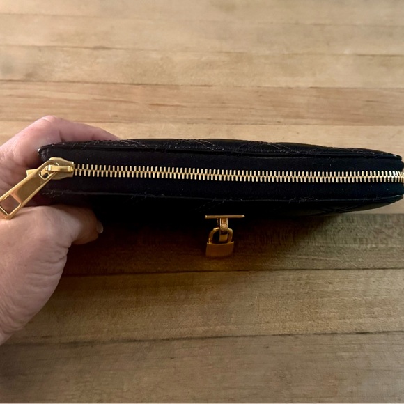 Marc Jacobs Black Quilted Lambskin Leather Zip Around Wallet with Gold Lock - Picture 3 of 10